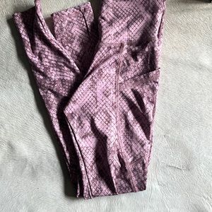 Pink snake skin stretch leggings